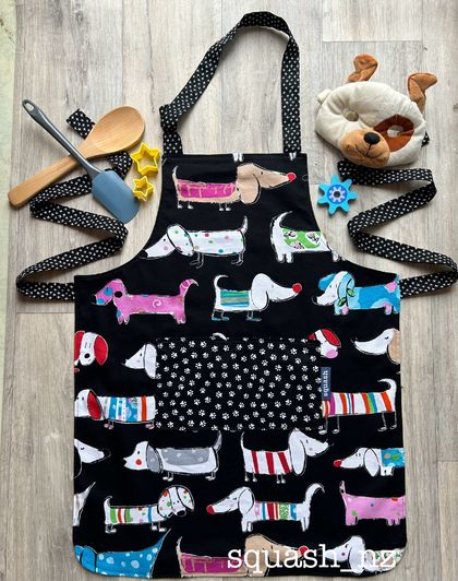 Children’s apron (7+) - Sausage Roll