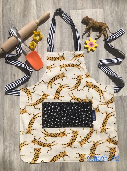 Children’s apron - prowling cougars 