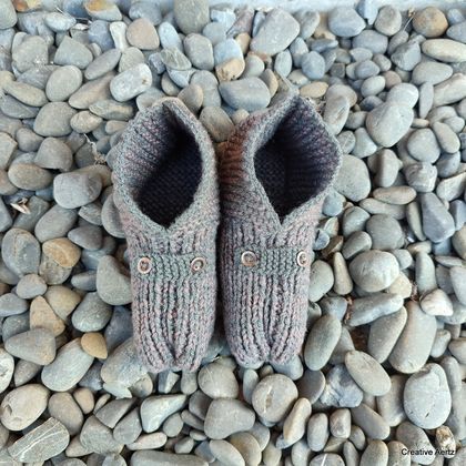 Chunky Knit Brown & Grey TV Slippers - Size 11/12