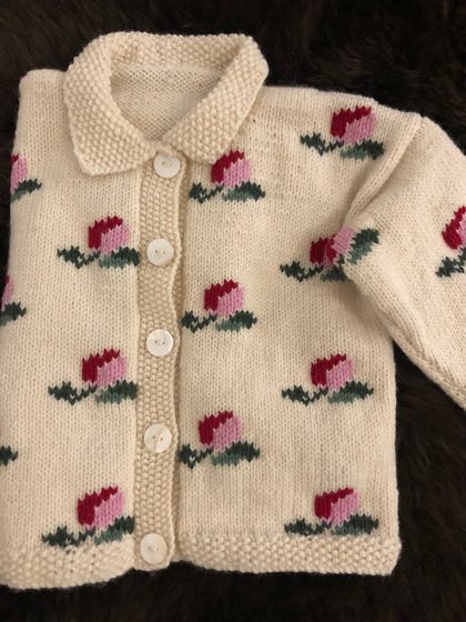 Roses Have Buds Cardigan - Wool - Hand knitted.