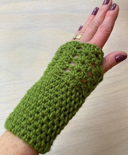 Fabulous Olive Green Pure Wool Wristwarmers/Fingerless Gloves 