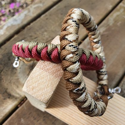 Snake Knot with O shackle - handwoven paracord survival style wristband