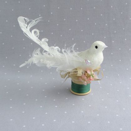 Dove Decoration with Pink Flowers - Green Reel