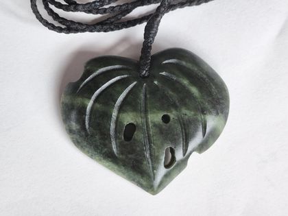 KAWAKAWA LEAF POUNAMU