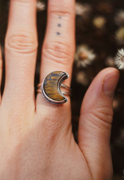 Tiger Eye silver ring, Moon crystal ring size P