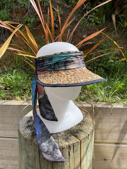 Potae (hat/sun visor) woven in harakeke/NZ flax