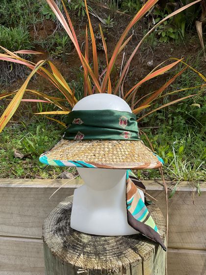 Potae (hat/sun visor) woven in harakeke/NZ flax