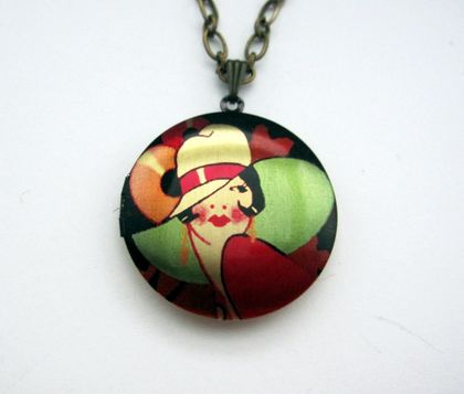 sale - 1920s flapper fashion - Patterned brass locket necklace
