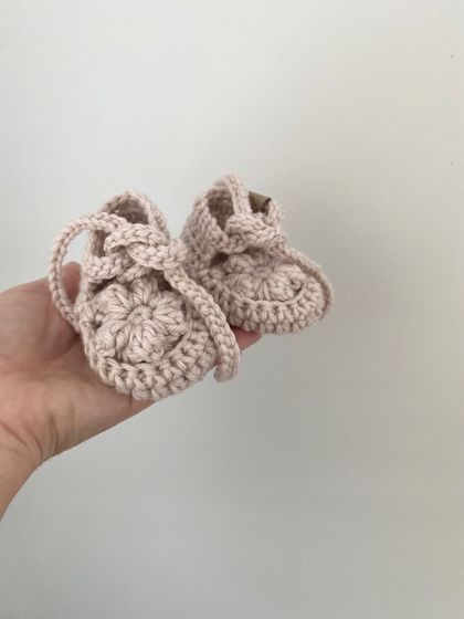 Daisy Baby Booties - Merino Wool - NEWBORN SIZE