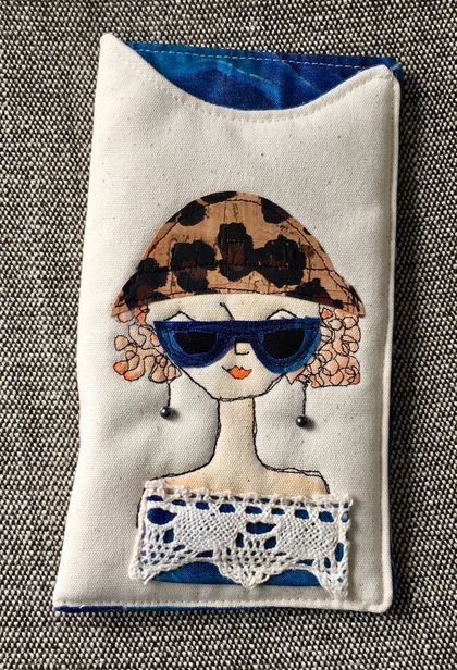 QUIRKY GIRL SUNGLASS CASE