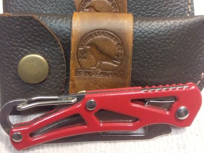 Hand Made NZ leather pouch with Pocket Knife